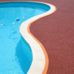 contour de piscine en sol amortissant à proximité de Montpellier - PM Aménagement